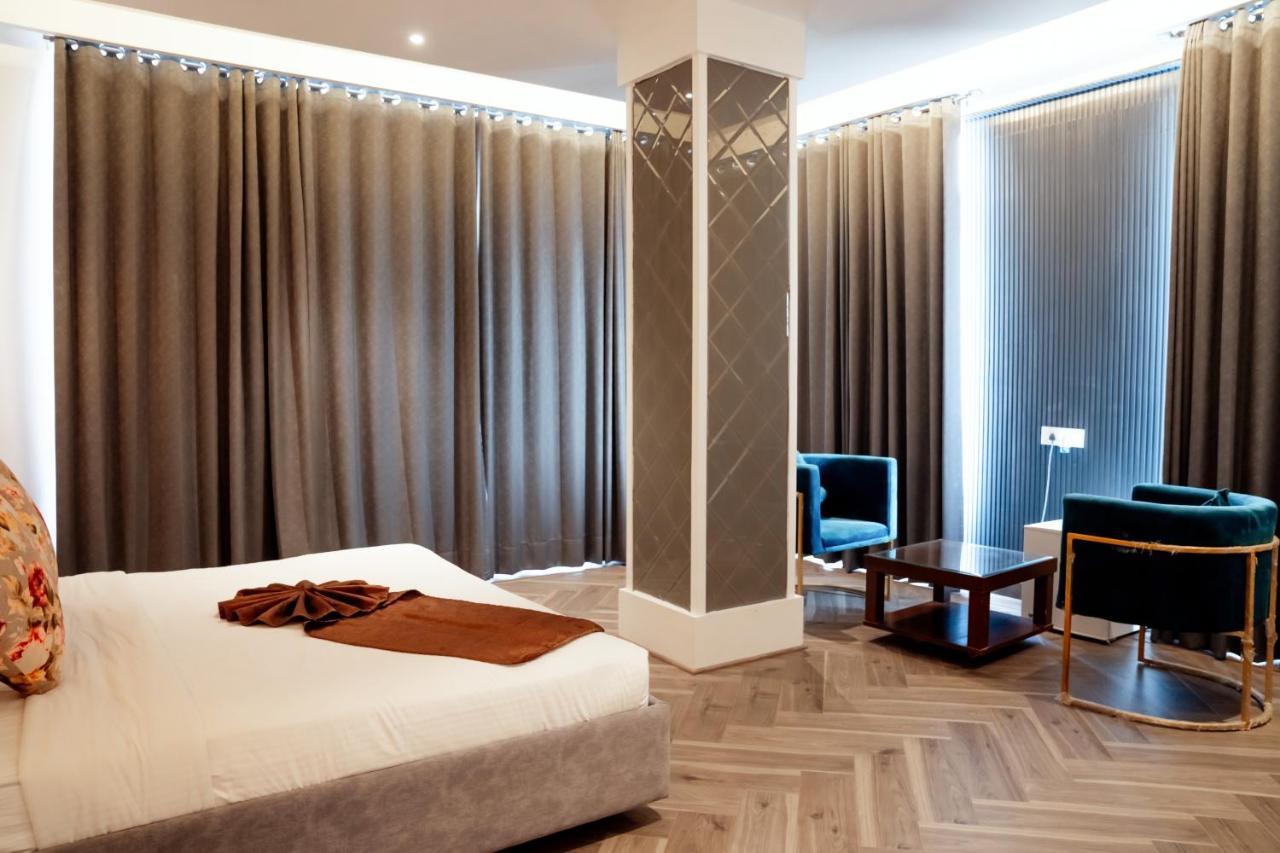 Redwood Resort Панчкула Екстериор снимка