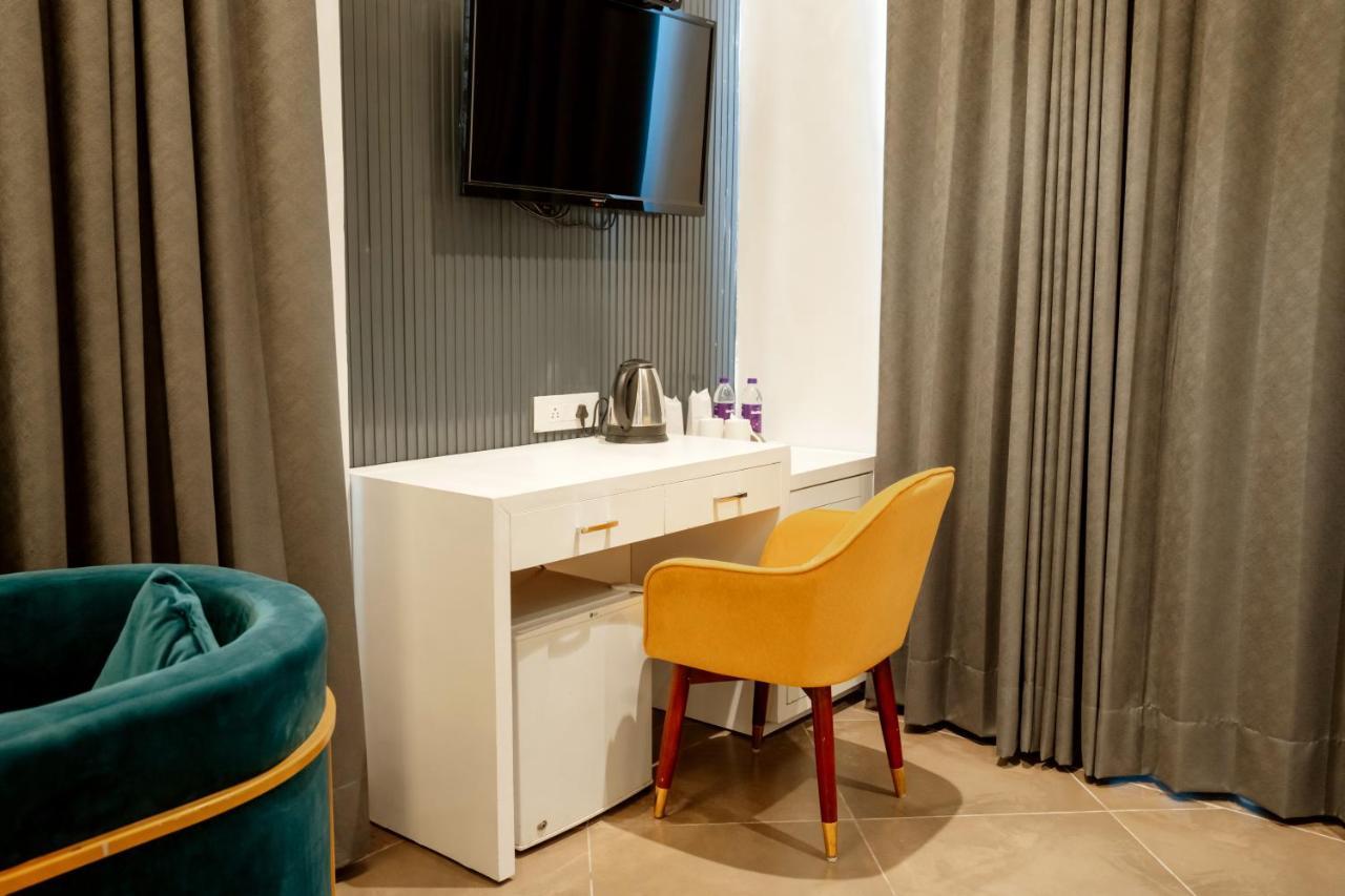 Redwood Resort Панчкула Екстериор снимка