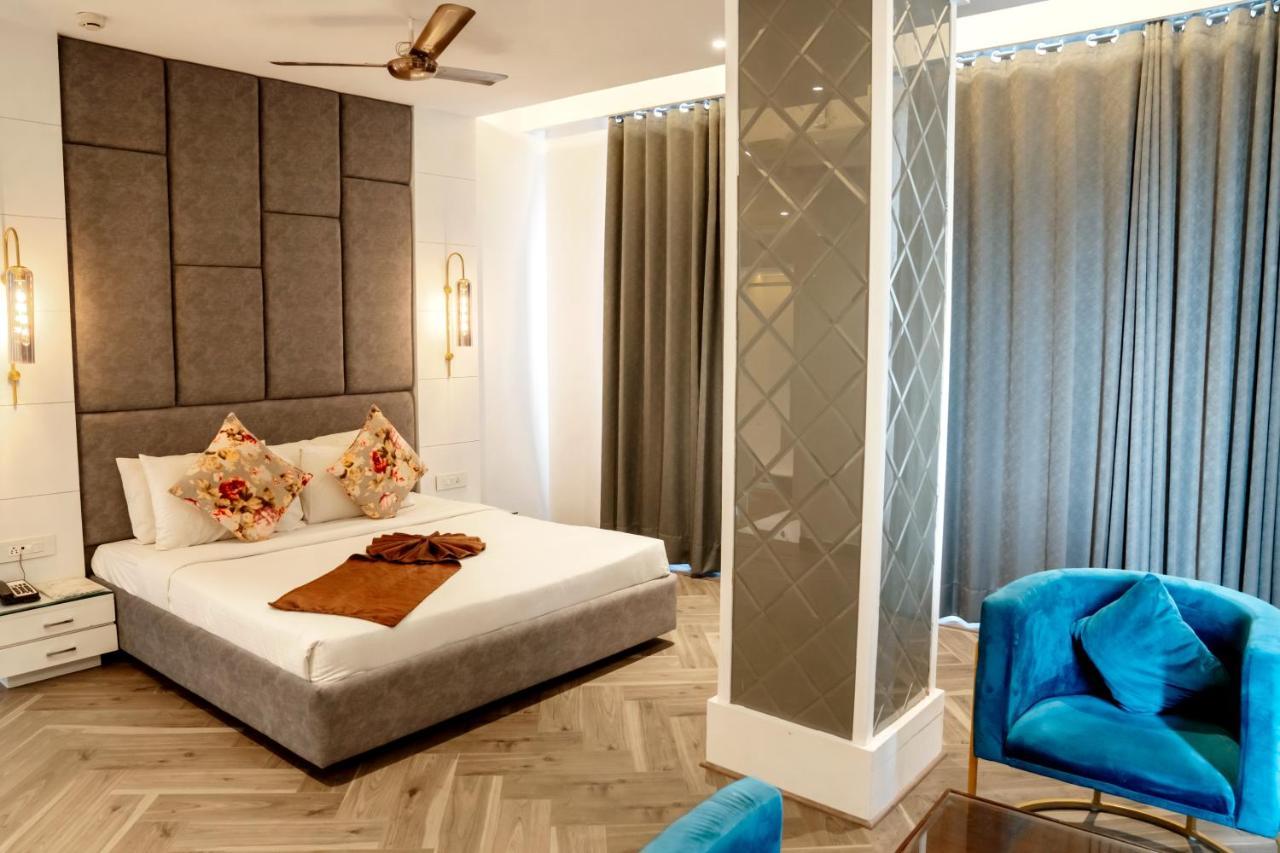 Redwood Resort Панчкула Екстериор снимка