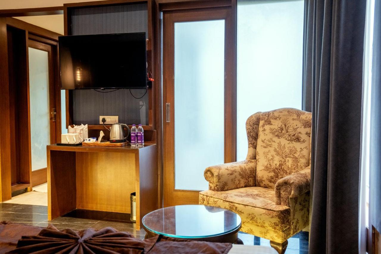 Redwood Resort Панчкула Екстериор снимка