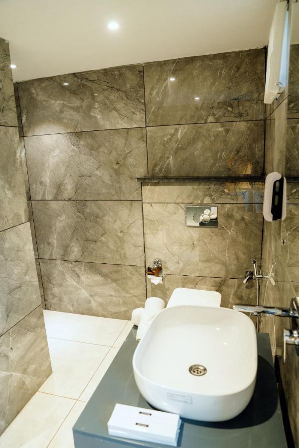 Redwood Resort Панчкула Екстериор снимка