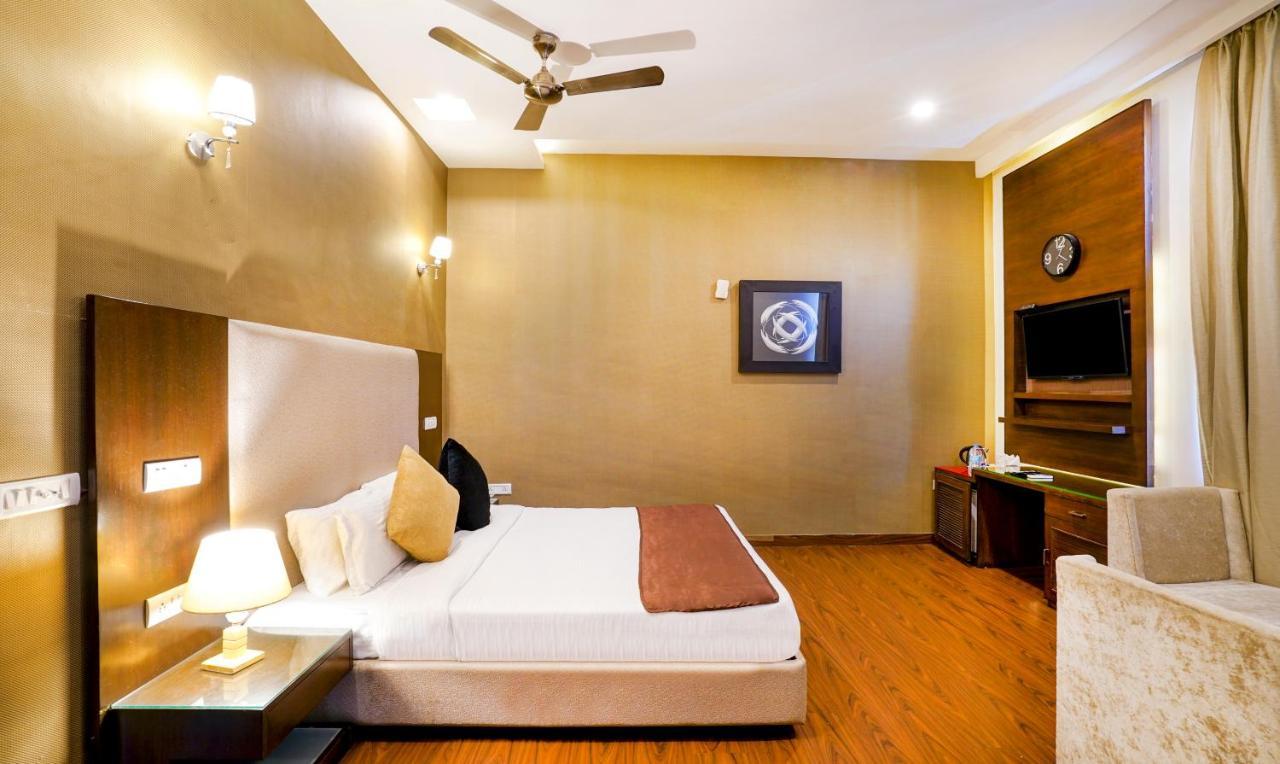 Redwood Resort Панчкула Екстериор снимка