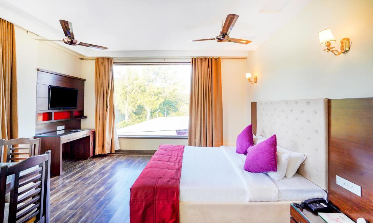 Redwood Resort Панчкула Екстериор снимка